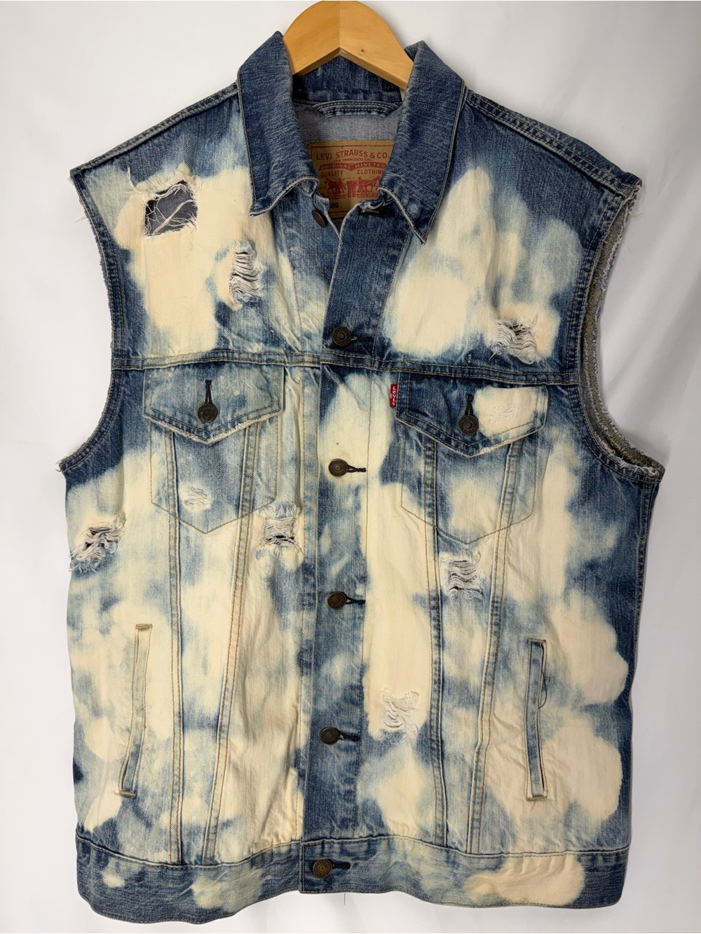 Levi's Bleach-Effect Distressed Denim Vest - Blue & White